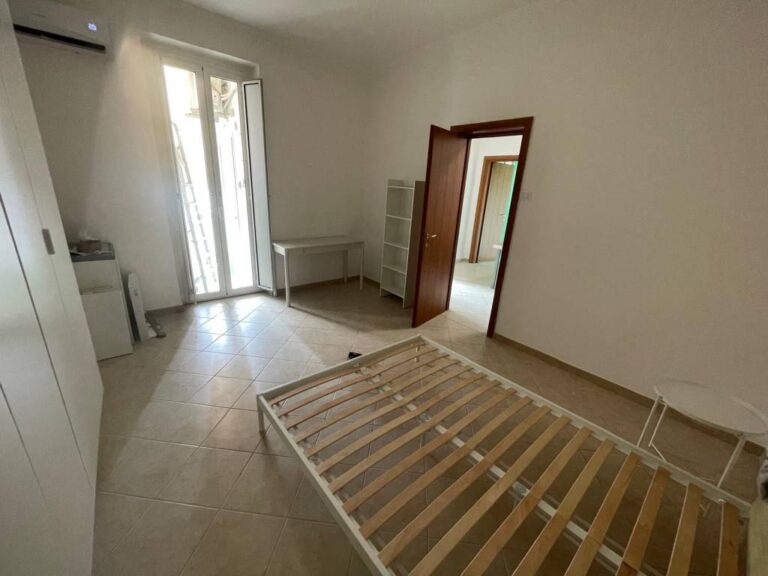 Stanza – Camera – Bari
